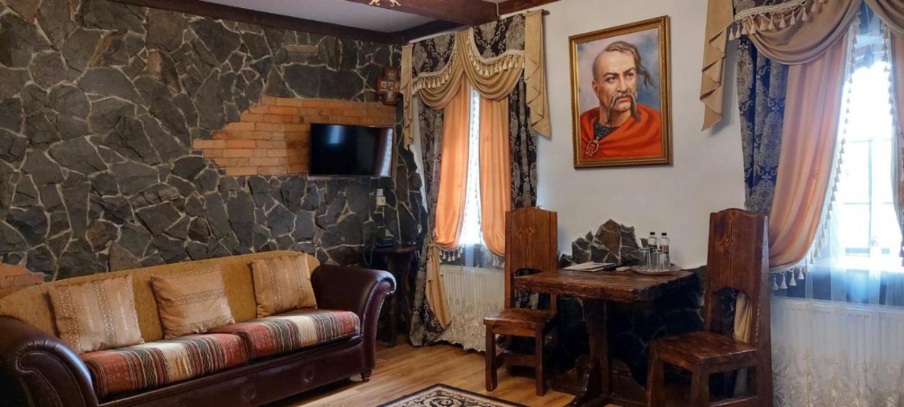 Hotel Fortetsya Hetmana Hatne المظهر الخارجي الصورة