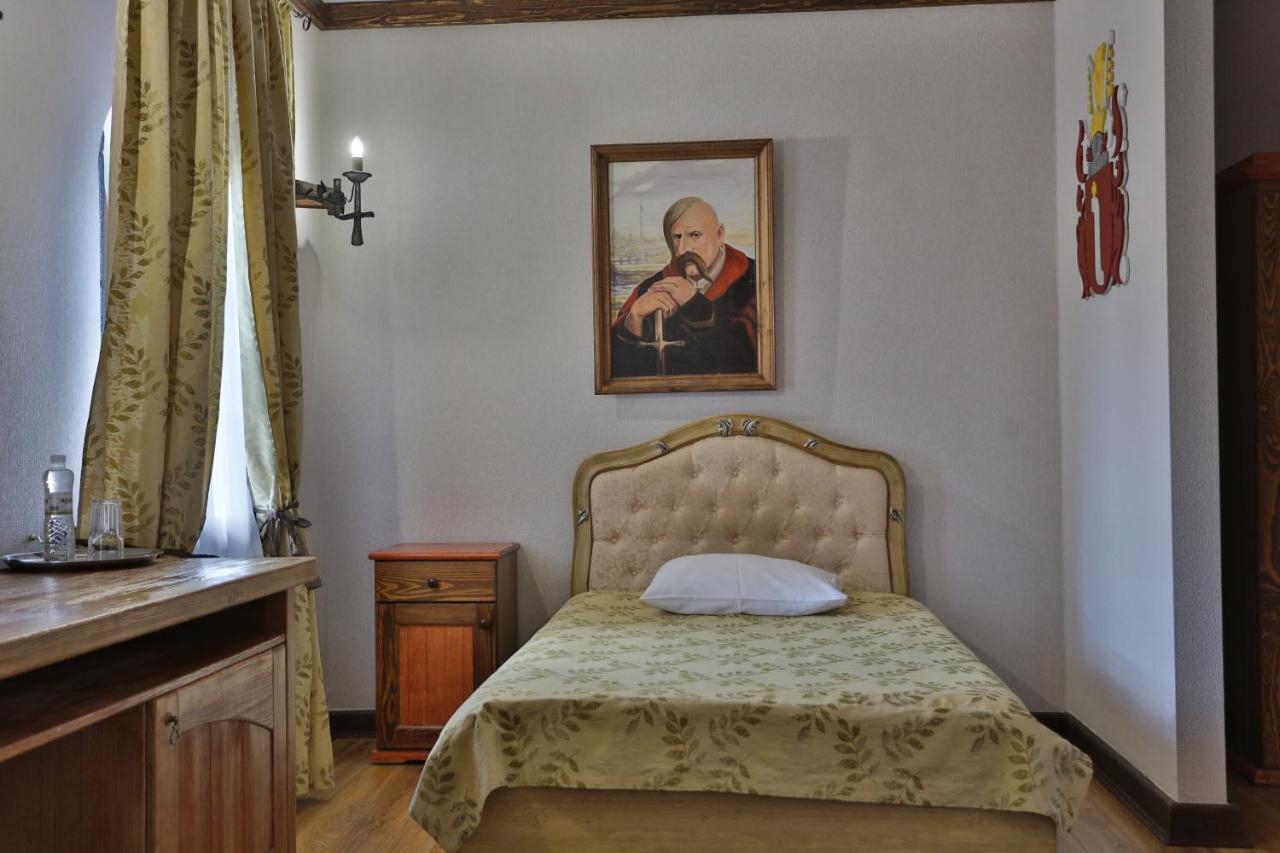 Hotel Fortetsya Hetmana Hatne المظهر الخارجي الصورة