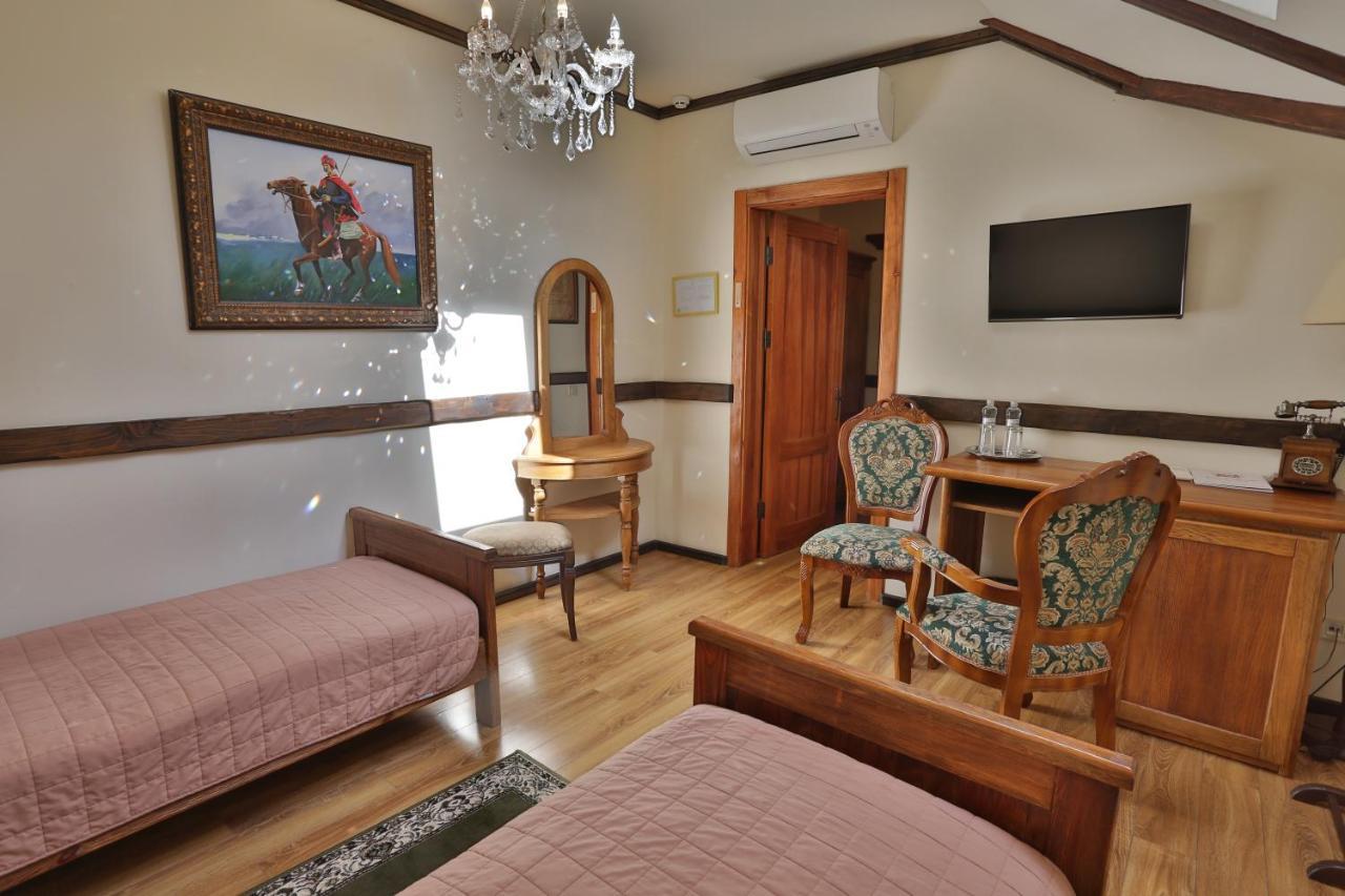 Hotel Fortetsya Hetmana Hatne المظهر الخارجي الصورة
